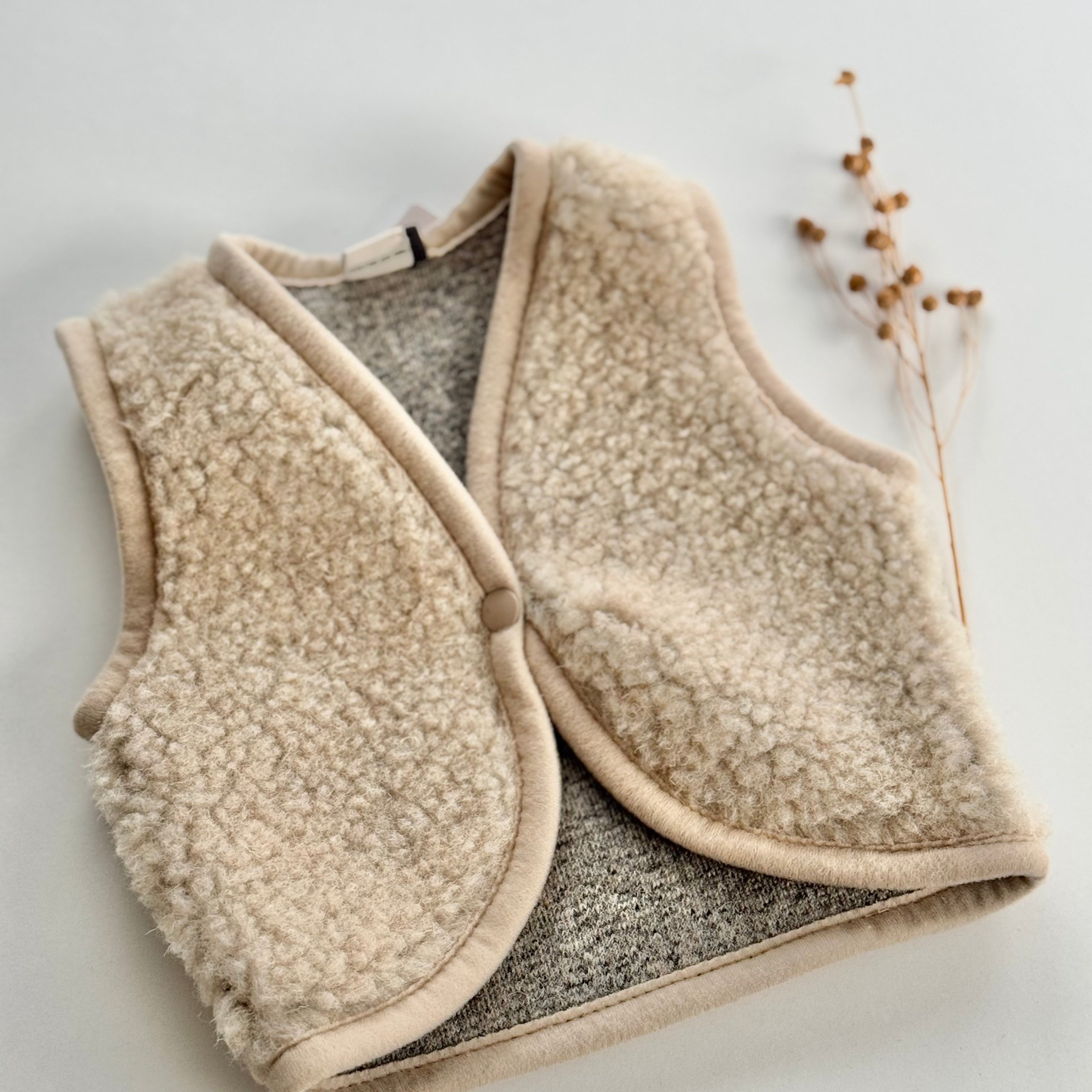 Alwero Wollen baby gilet BEIGE – Love Neutral Store